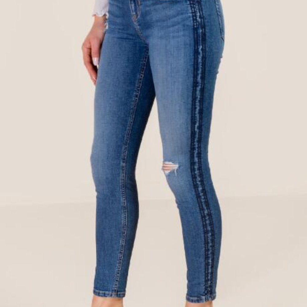 Francesca's Denim Skinny Jeans. Stripes. 13/31